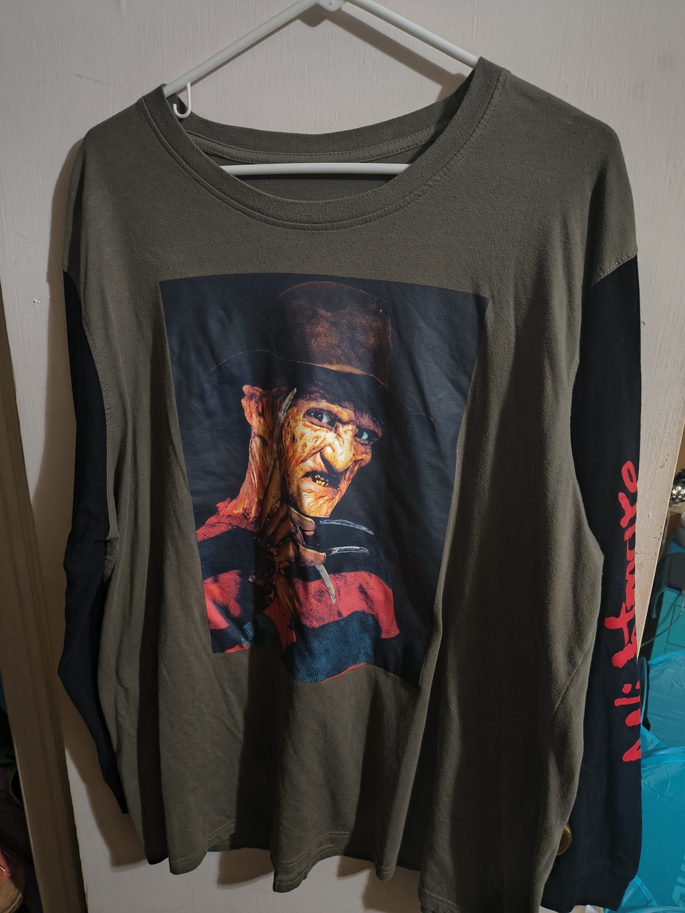 Source Unknown Olive and Black Long-Sleeve Graphic Tee with Horror Print